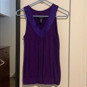 Tank with sequin v neck